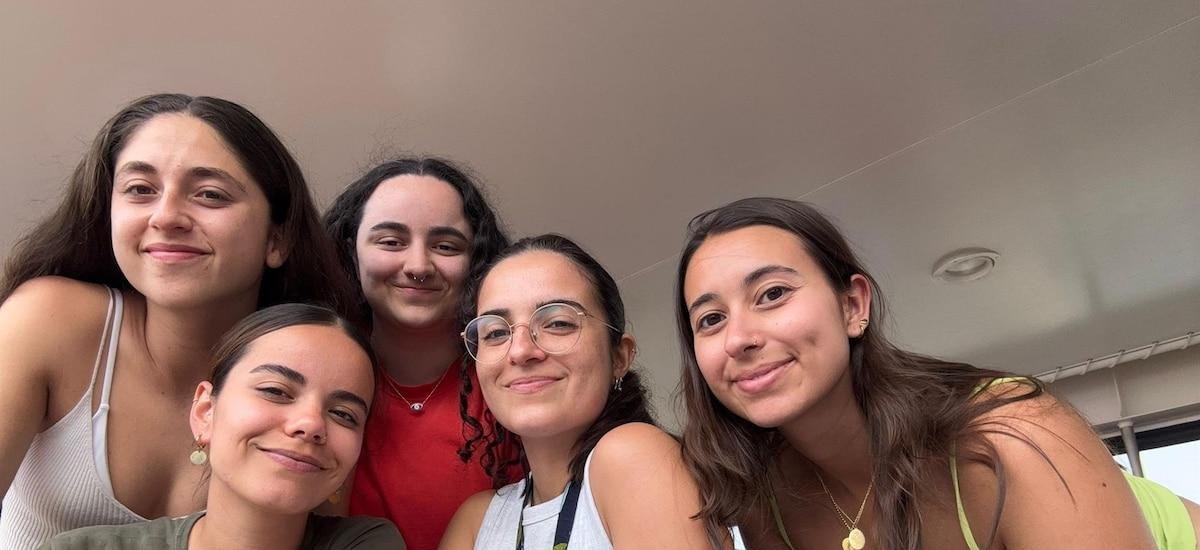 Cinco amigas enfermeras llevan tres días atrapadas en un crucero en el puerto de Dubái: "No sabemos hasta cuándo"
