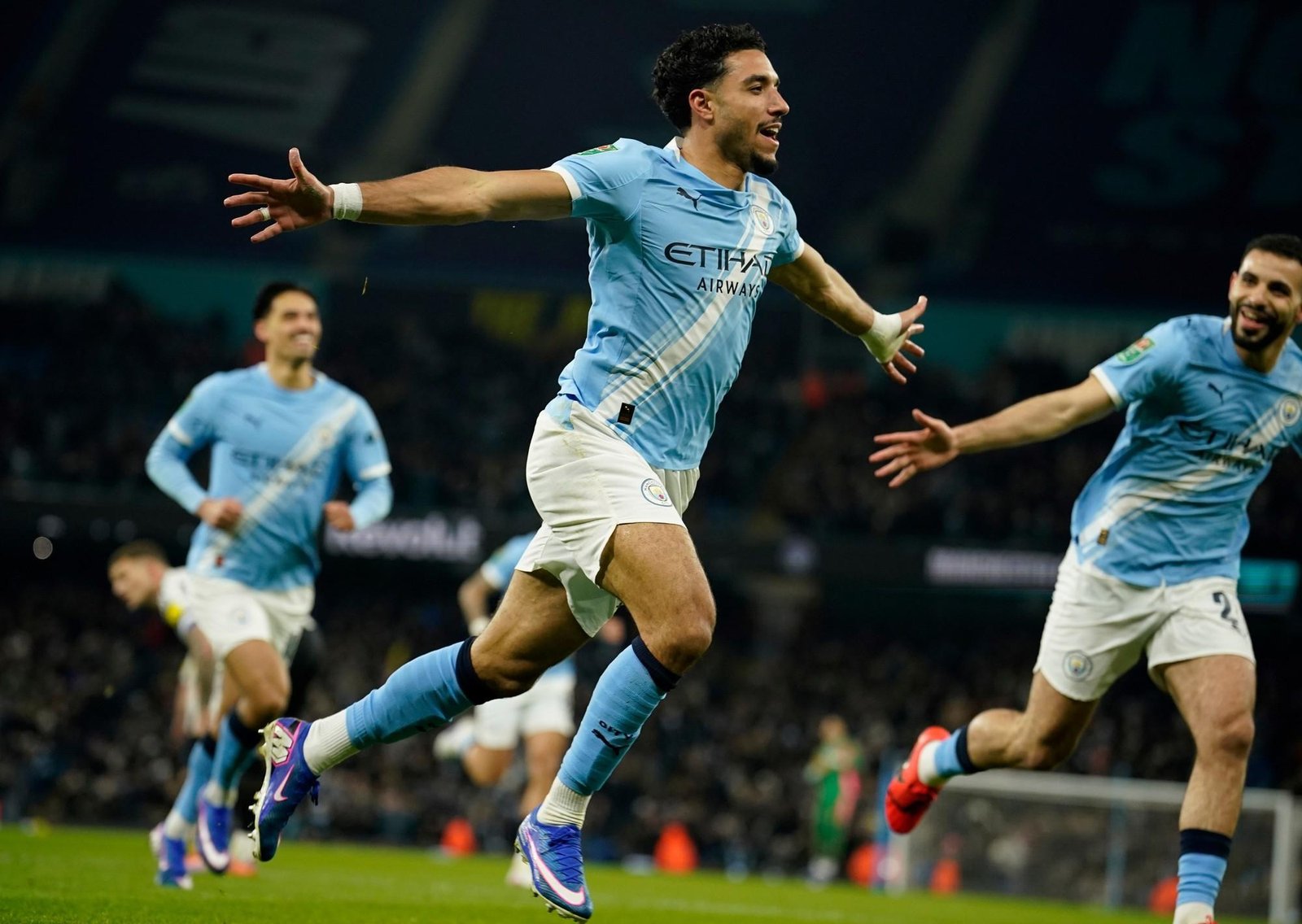 Manchester City se floreó ante Newcastle y habrá final ideal contra el Arsenal en la Copa de la Liga de Inglaterra