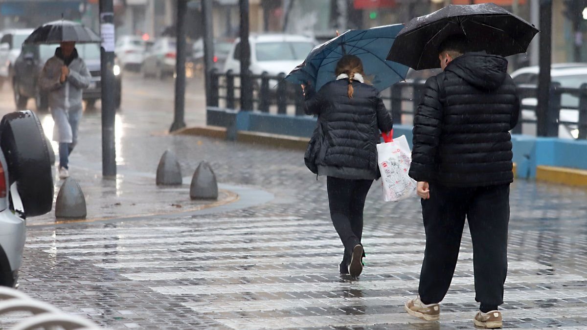 Calor, altas temperaturas y alerta meteorológica por lluvias y tormentas: cuáles son las provincias afectadas y cómo sigue el clima en el AMBA