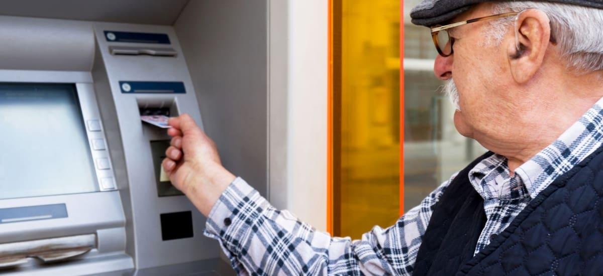 Se adelantó la pensión de febrero para jubilados: todos estos adultos mayores ya pueden retirar su dinero en cajeros automáticos