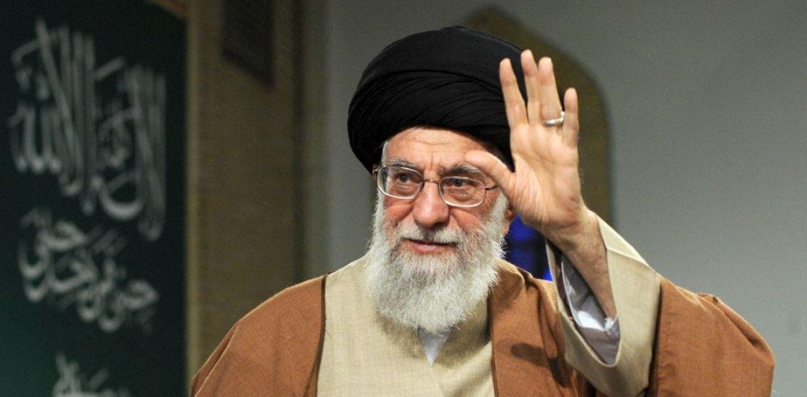 El ayatolá Alí Jamenei, la vida de paranoia y hermetismo extremo de un revolucionario despiadado