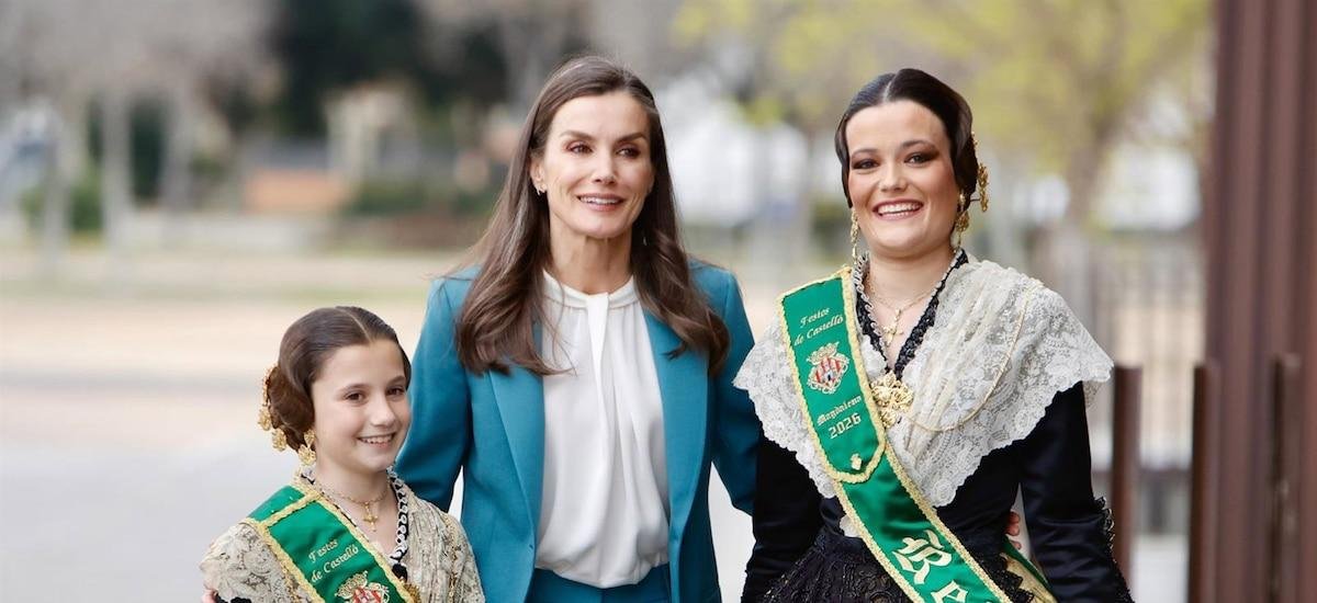 La Reina Letizia arrasa con un traje de estreno en un color vibrante que se ha convertido en su favorito esta temporada