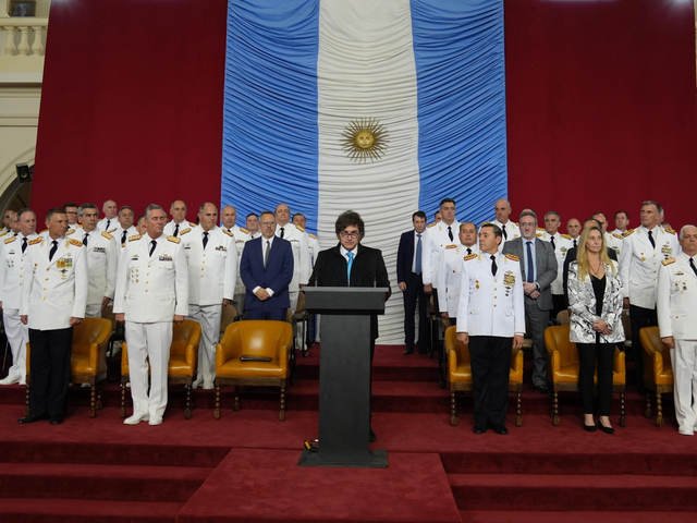 Javier Milei en el Colegio Militar: вЂњTenemos que recomponer el crecimiento econГіmico para aumentar la capacidad de nuestras Fuerzas ArmadasвЂќ