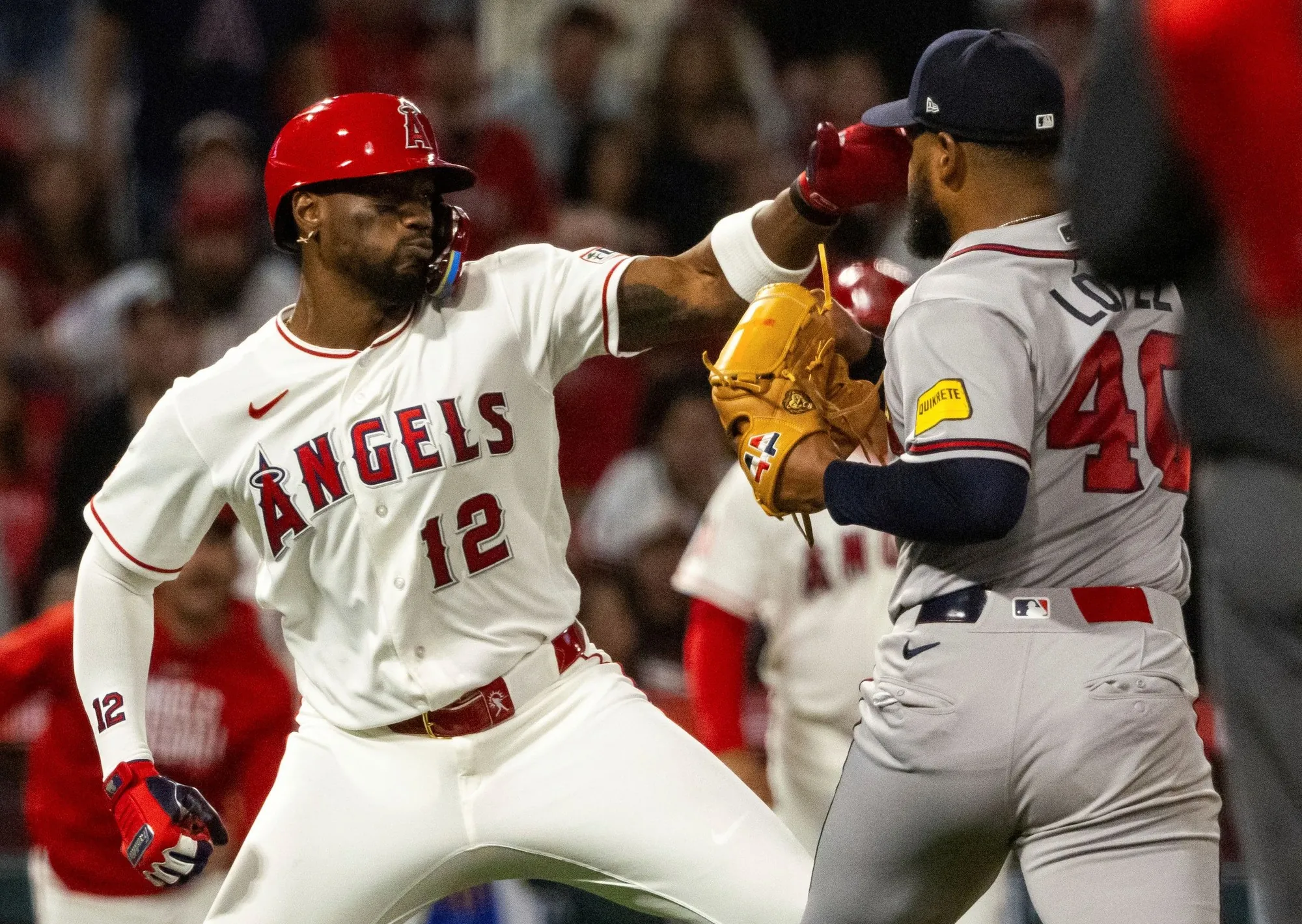 ¡Tángana en la MLB! Jorge Soler a los puños contra Reynaldo López tras un pelotazo y estalló una violenta batalla en Anaheim