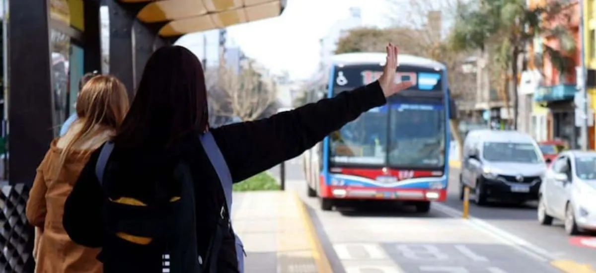 Colectivos del AMBA con nuevos recorridos: qué líneas cambian y cómo quedan ahora