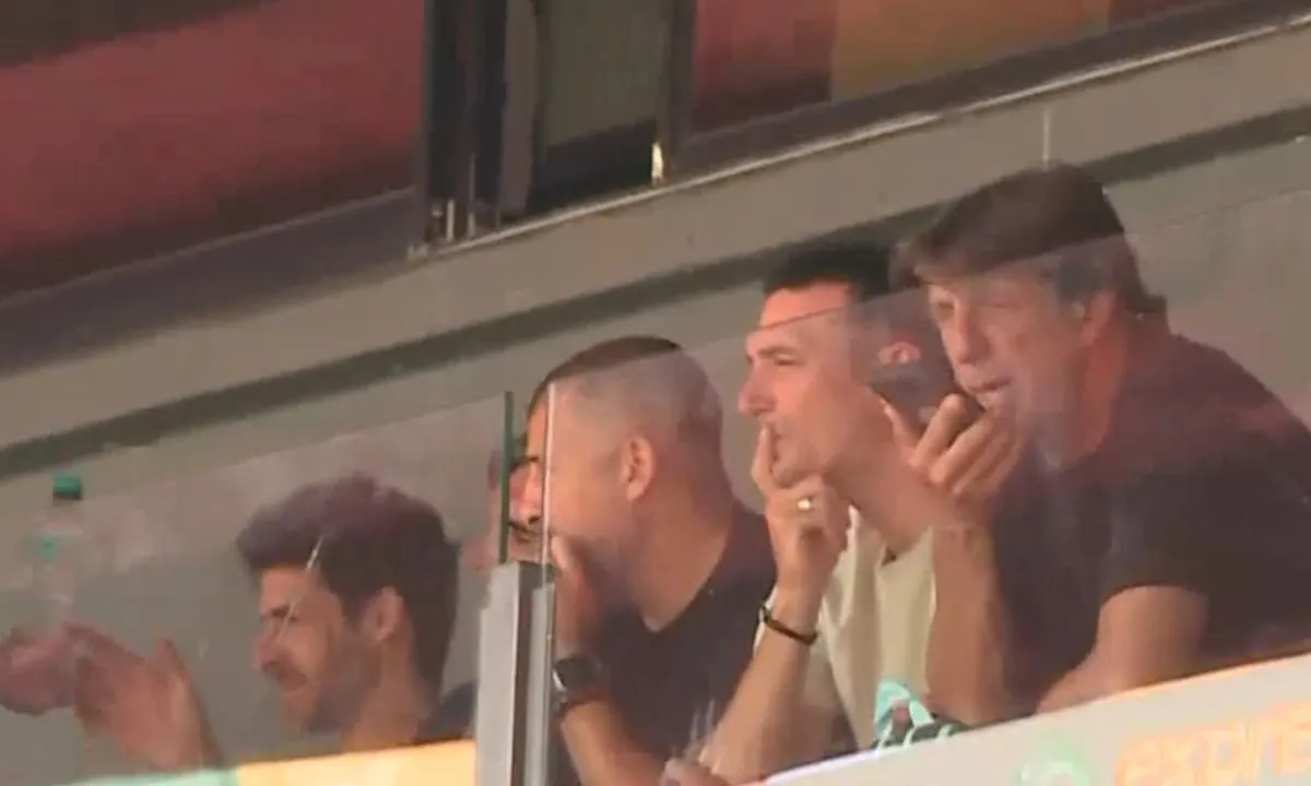 Scaloni estuvo presente en el partido de la selección argentina Sub 19 contra Uruguay por los Juegos Suramericanos
