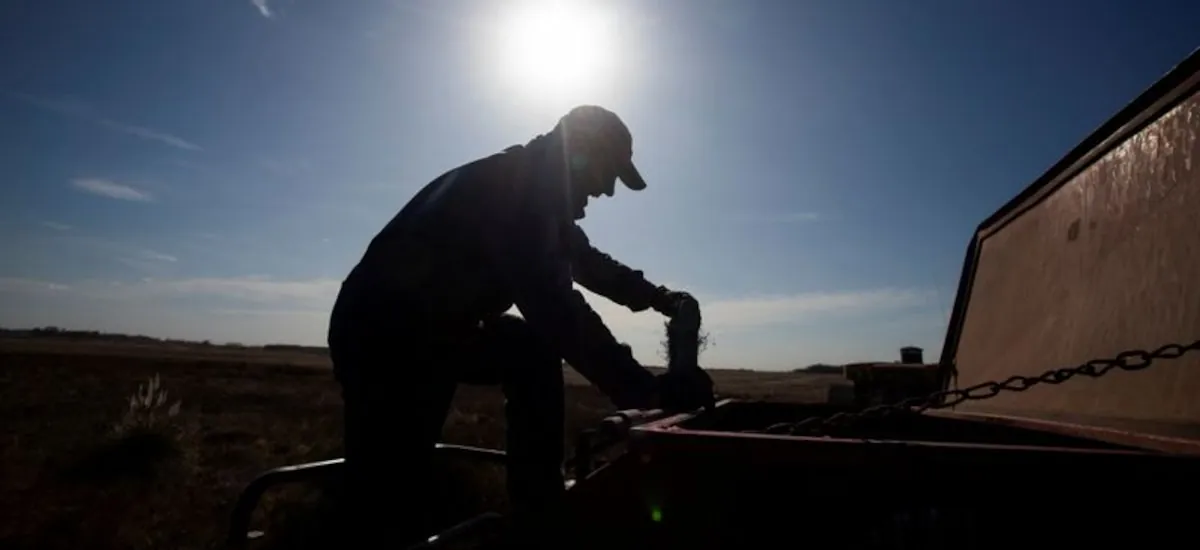 Alertan por 120 mil trabajadores rurales en riesgo ante la demora de un trámite para cobrar planes sociales: qué dijo el Gobierno