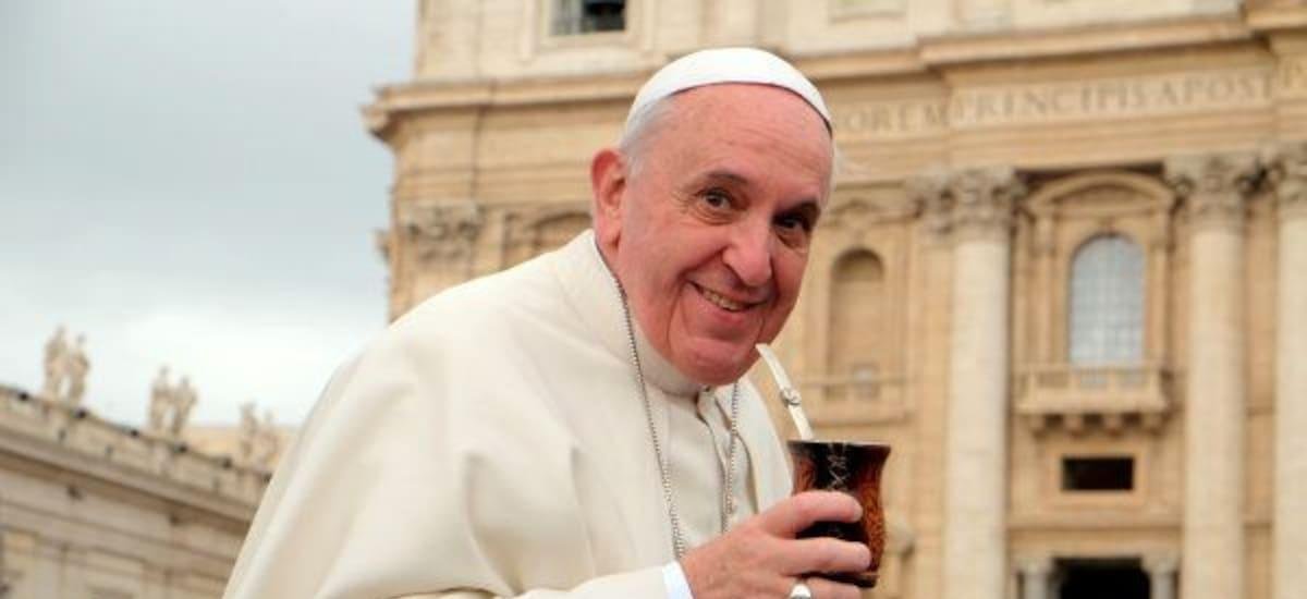 El Gobierno declararía un nuevo feriado nacional por el Papa Francisco y el calendario suma un fin de semana largo