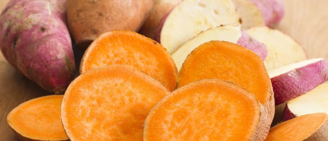 La receta viral de TikTok que triunfa en Estados Unidos: ¿Qué lleva el tazón de carne con camote y queso cottage con miel picante?