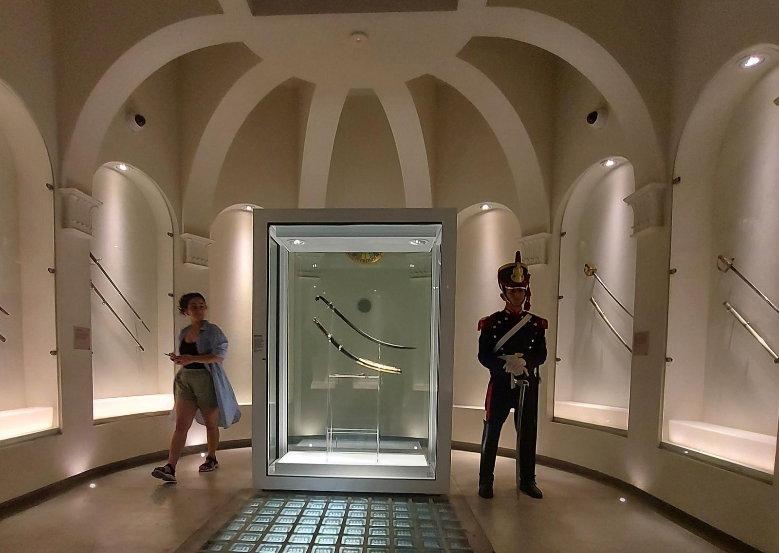 Sable corvo de San Martín: ¿qué dice la cautelar de los herederos de Rosas y qué puede hacer la jueza?