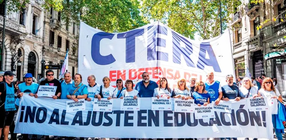 Paro docente nacional: CTERA convocó a una huelga este lunes y el Gobierno exigió garantizar el 75% de las cla...