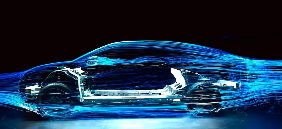 Ford, GM y Stellantis reportan pérdidas millonarias y recortes ante el auge de los rivales chinos