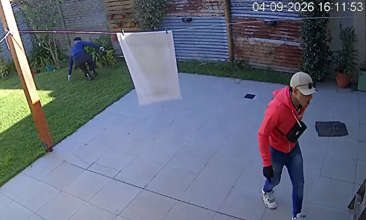 Tres delincuentes entraron a la casa de una jueza en La Plata, la ataron y le robaron
