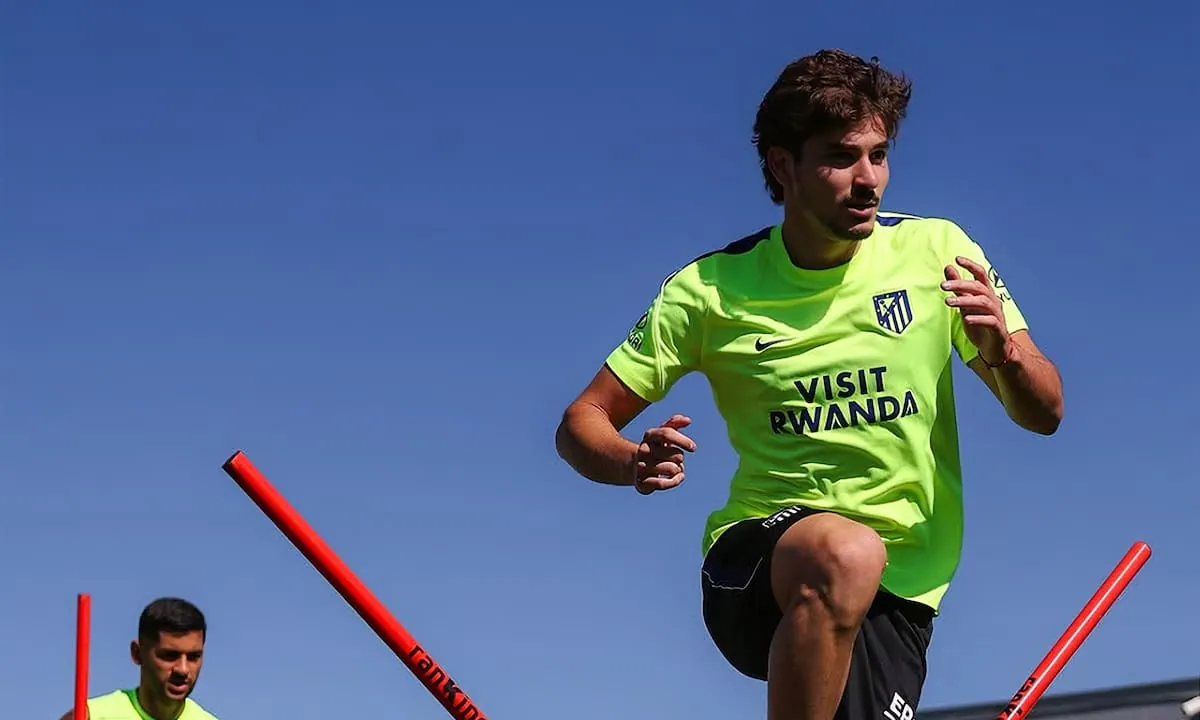 Julián Álvarez volvió a entrenarse con sus compañeros del Atlético de Madrid
