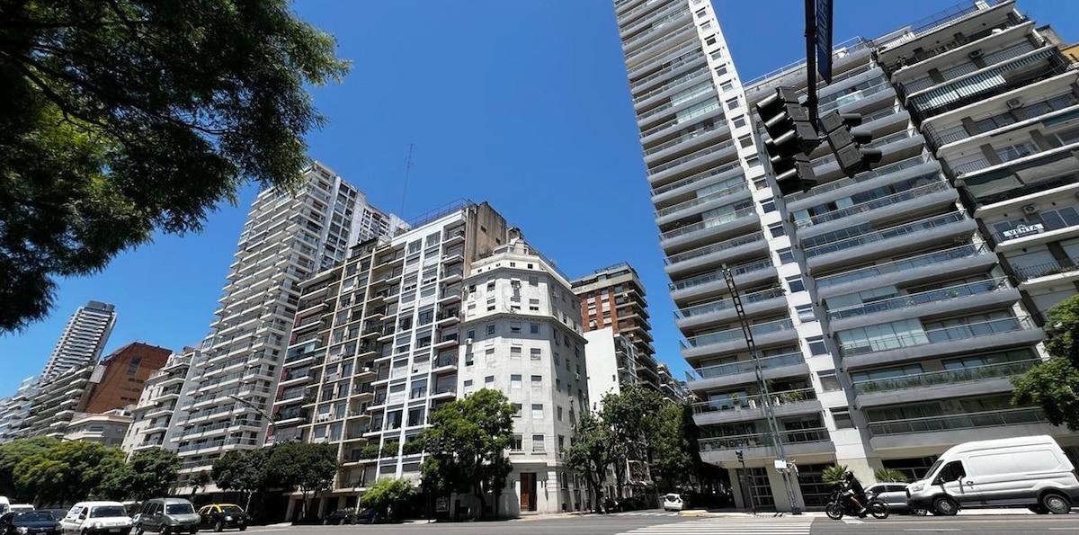 Alquilar un dos ambientes cuesta casi $800.000 por mes en CABA