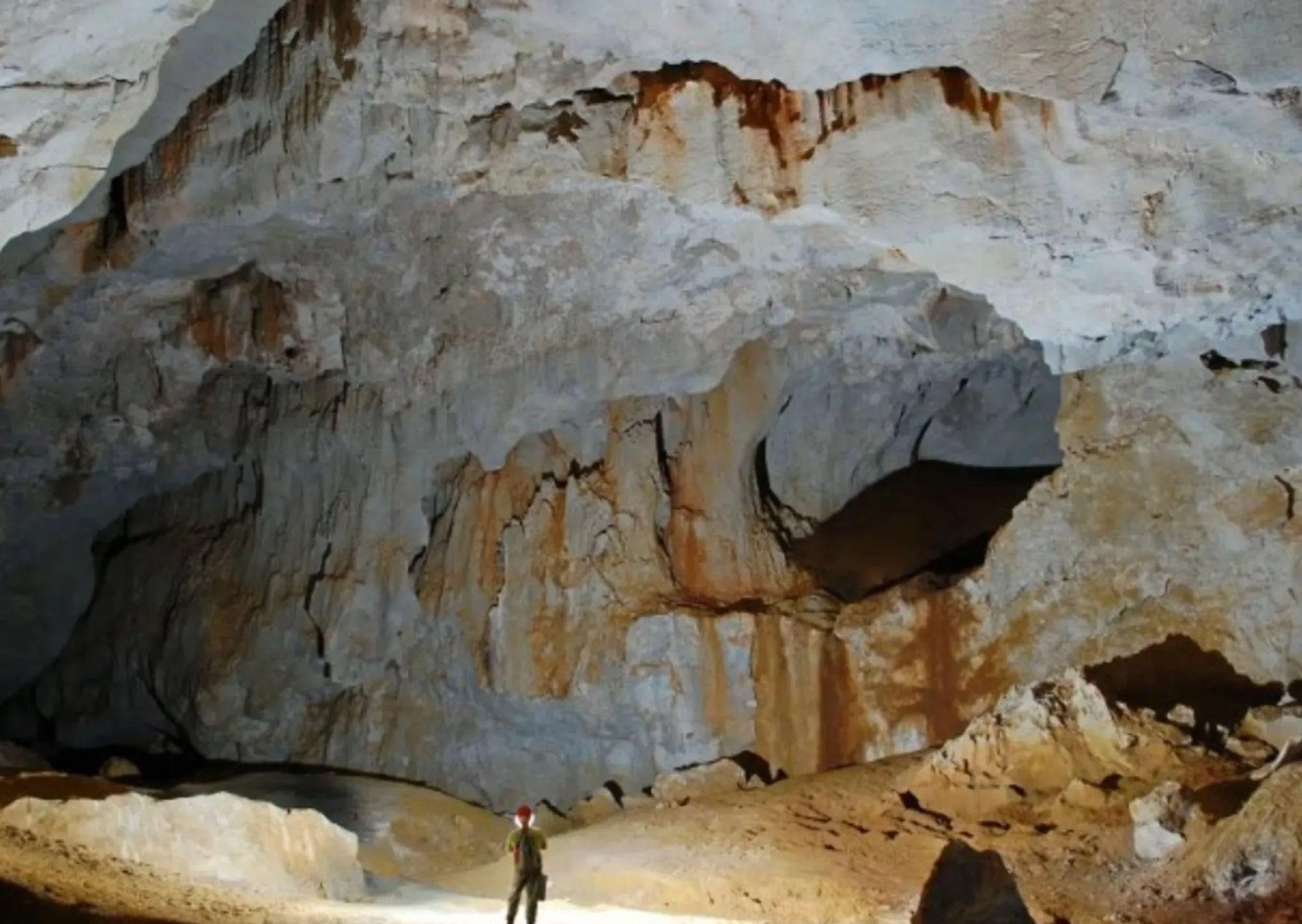 Científicos entran a una cueva remota y encuentran evidencia de que el Sahara era verde y lluvioso hace 8.000 años: este descubrimiento proviene del estudio de las estalagmitas