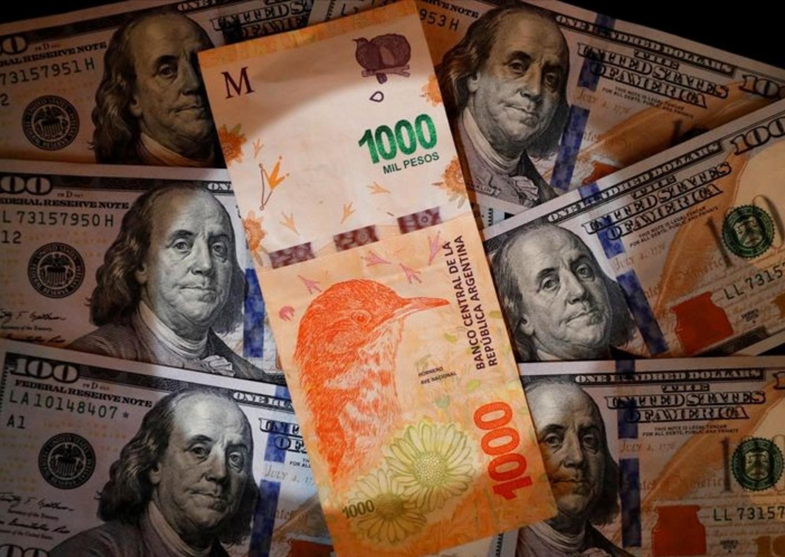 Los ahorristas apuestan a las tasas altas y al dólar quieto: ¿el carry trade llegó para quedarse?