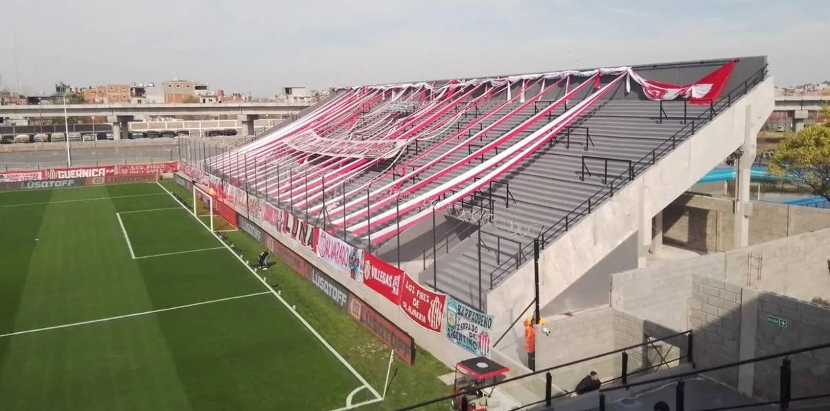 Denuncia de violencia de género en el fútbol argentino: el duro mensaje contra un jugador de Barracas Central