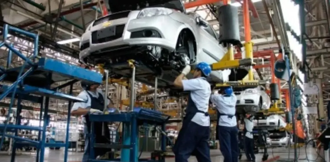 La producción de autos cayó junio y cerró el primer semestre en negativo