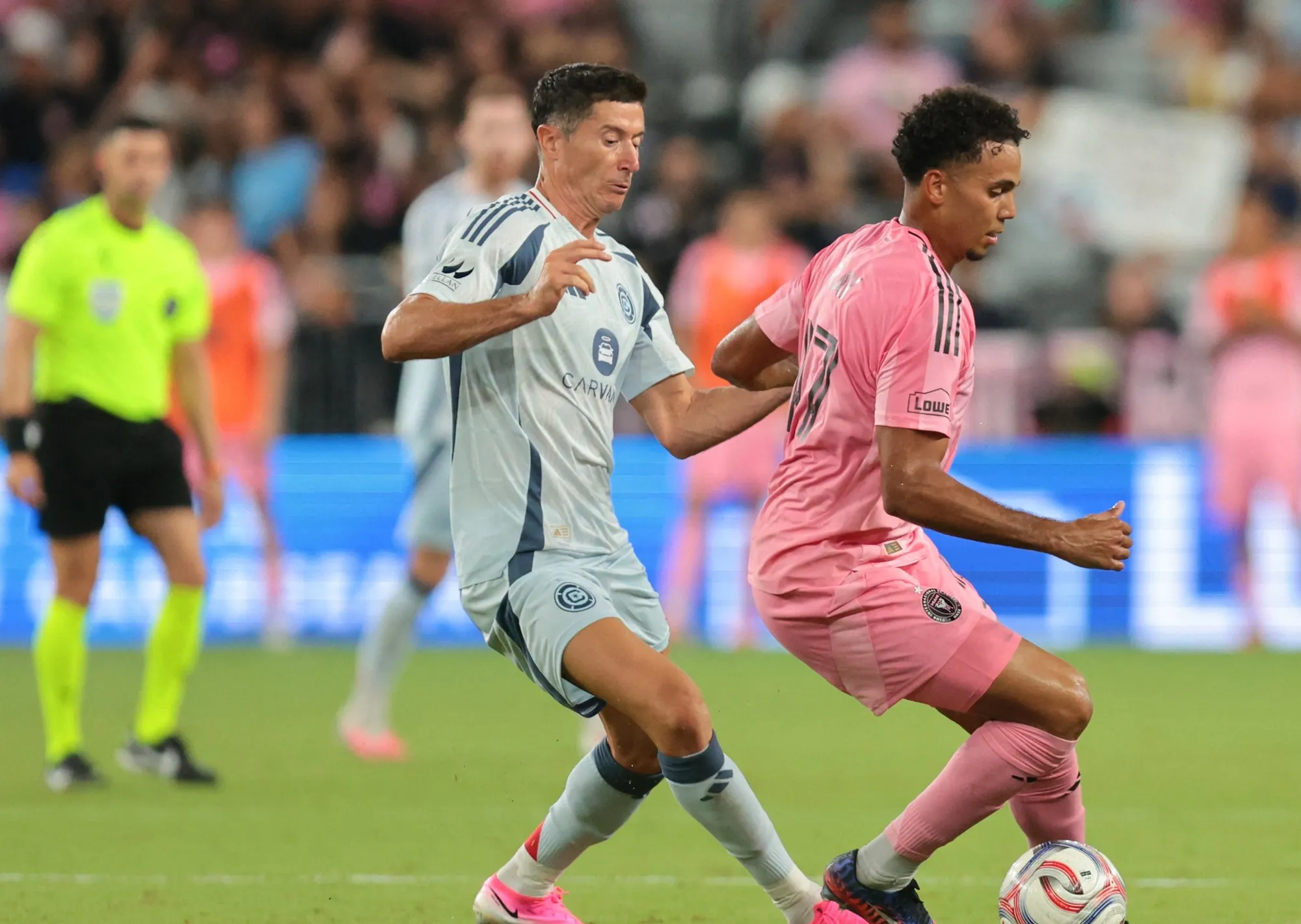 Sin Messi ni De Paul, Inter Miami ganó pese a un blooper de su arquero argentino y amargó el debut de Lewandowski en Chicago Fire
