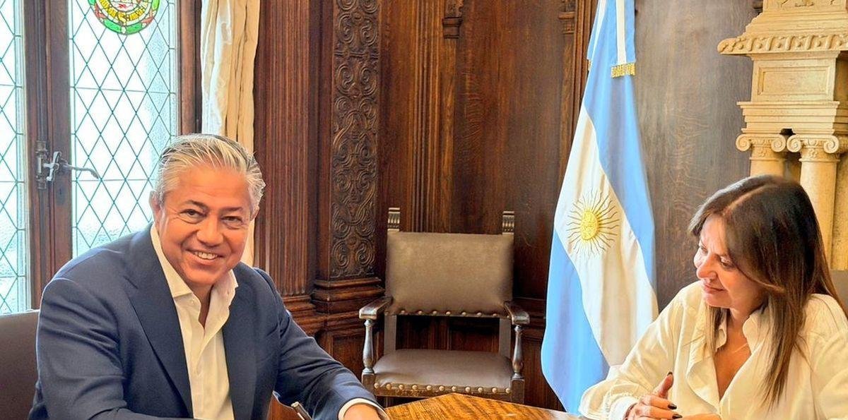 Rolando Figueroa firmó un acuerdo con Nación para comenzar a saldar la deuda con la caja previsional de Neuquén