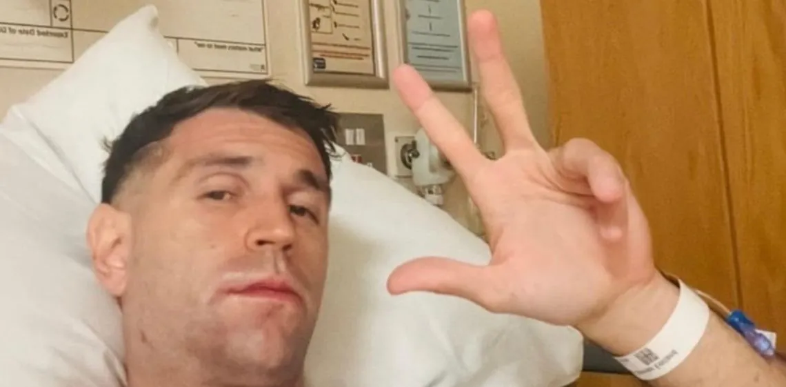 El Dibu Martínez publicó su primera foto tras la fractura de mandíbula y sorprendió con un detalle