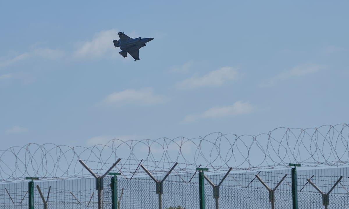 Un dron iraní impactó en una base aérea británica en Chipre y la Unión Europea reacciona