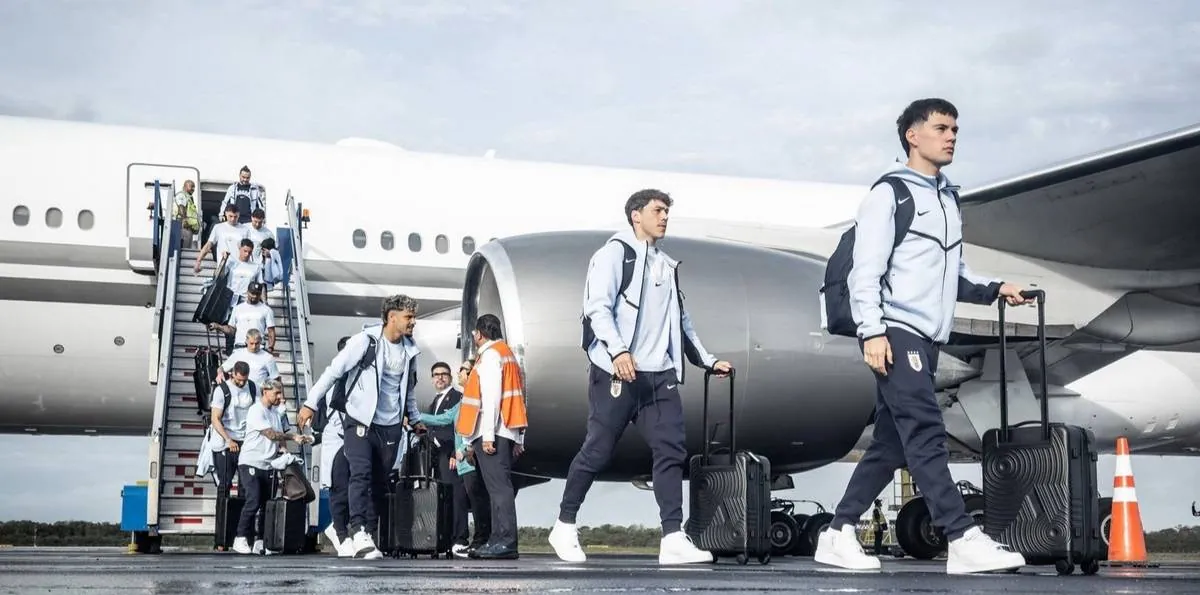 Otro escándalo con la Selección de Uruguay que dirige Marcelo Bielsa: tuvo problemas para viajar al Mundial