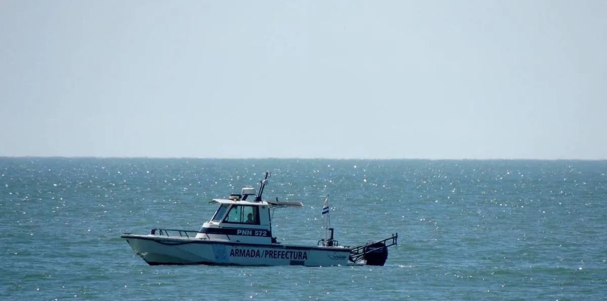 ENCUENTRAN un CUERPO en URUGUAY e INVESTIGAN si es de UN PESCADOR ARGENTINO