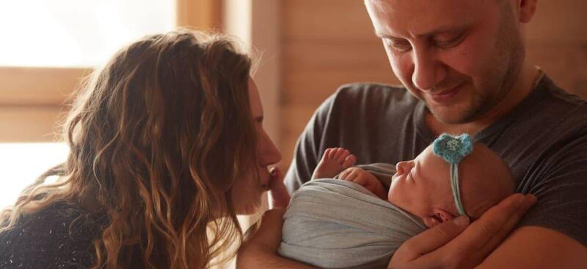 Adiós a la Ley del Registro Civil: los hijos podrían llevar primero el apellido de la madre si los padres no cumplen este requisito