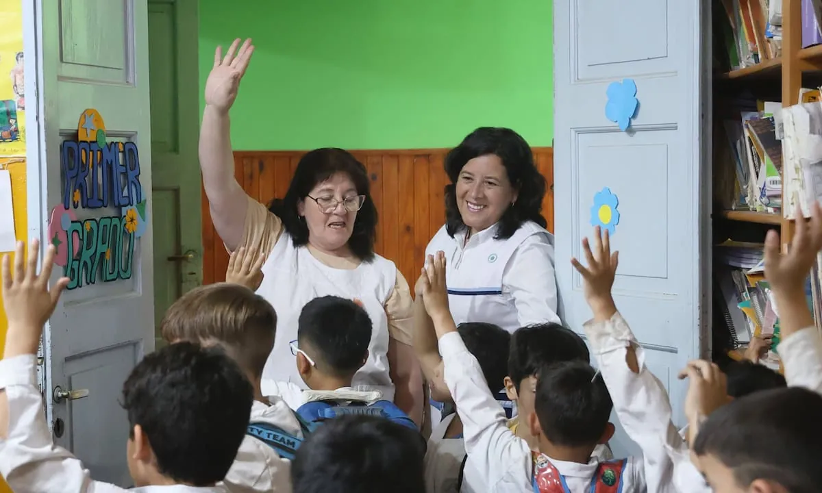 Casi todos los niños argentinos terminaron a tiempo la primaria, pero solo la mitad aprendió lo esperado
