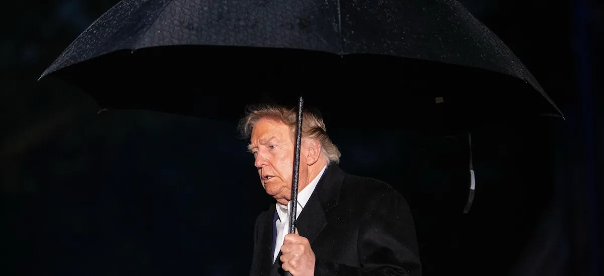 El Departamento de Justicia defiende el veto de Trump a medios en la Casa Blanca citando la seguridad nacional
