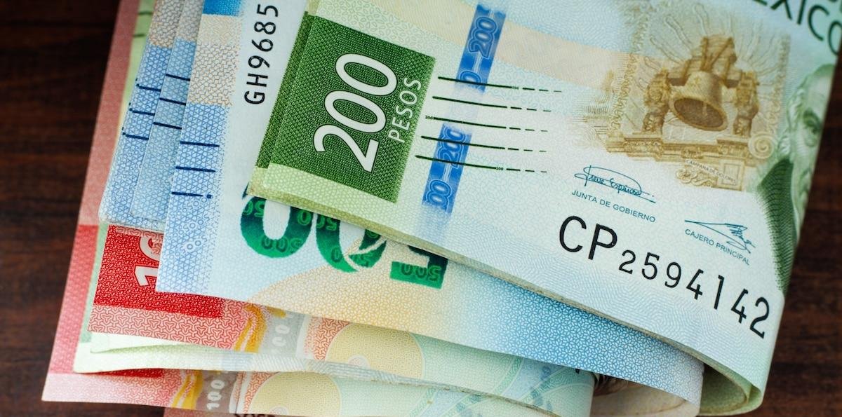 Peso mexicano y bolsa se hunden por conflicto en Medio Oriente