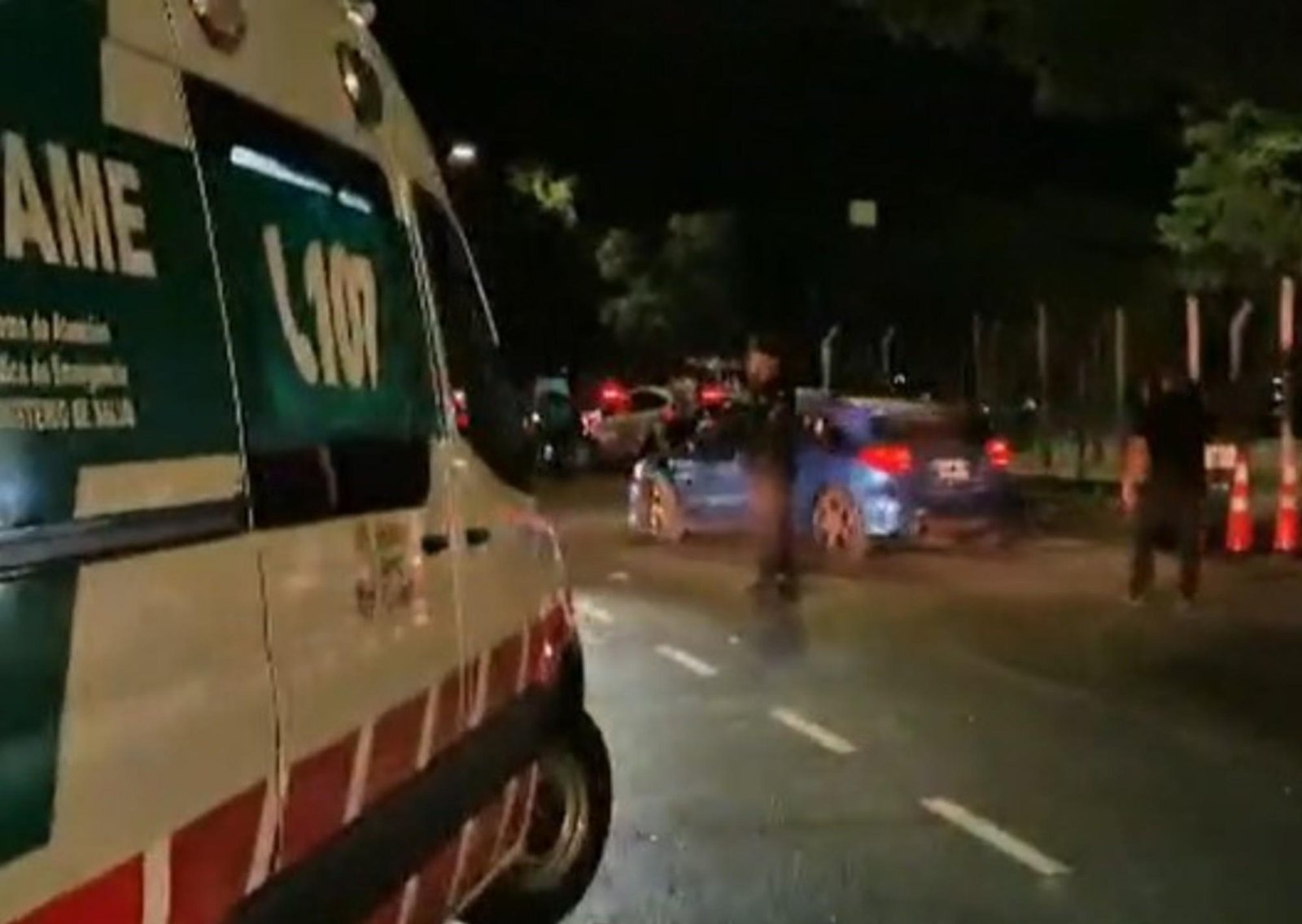 El derrumbe de una torre de luces paralizó una fiesta electrónica en un boliche de Costanera: 9 heridos y más de 700 evacuados