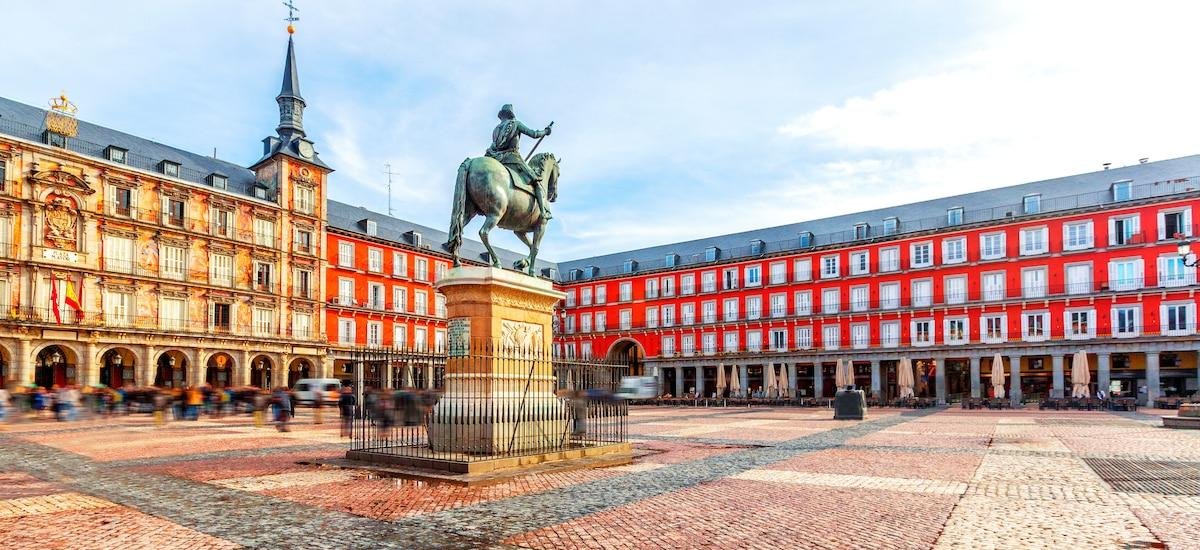 Los mejores planes gratuitos para este fin de semana en Madrid: de joyas del grabado japonés a la floración de los almendros del 6 al 7 de marzo