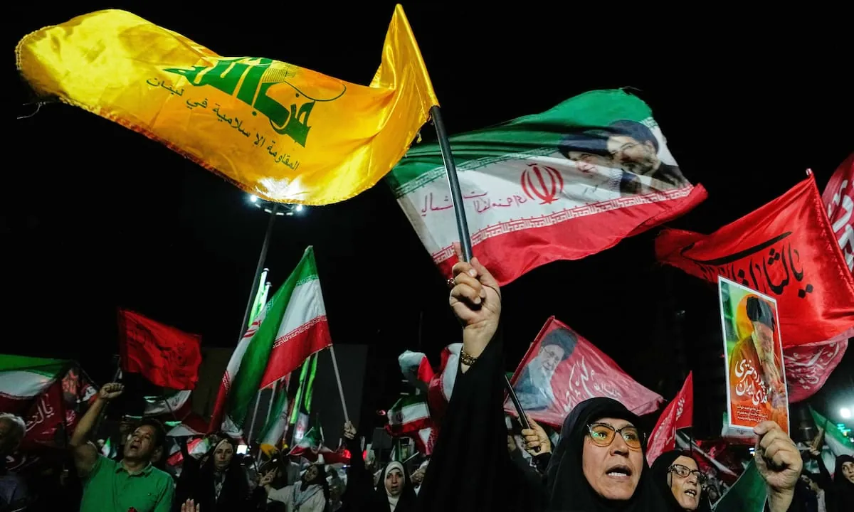 Irán denuncia muertos tras un ataque de Estados Unidos contra una isla estratégica cercana al estrecho de Ormuz