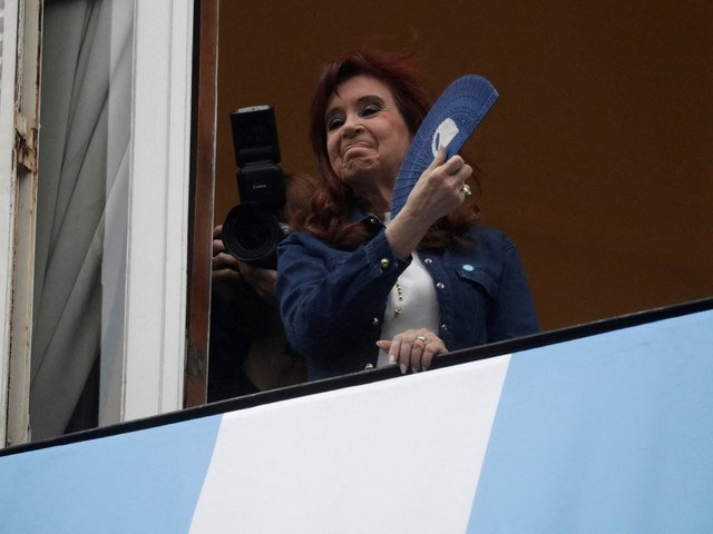 Cristina Kirchner confirmó que murió un militante en el accidente frente a su departamento