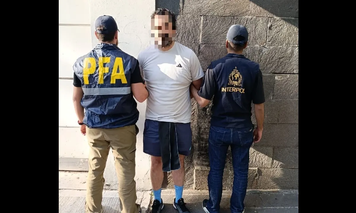 Detuvieron a un exmilitar mexicano implicado en una red de contrabando internacional de combustible