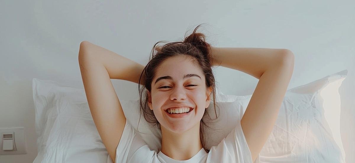 Los hábitos al despertar que fortalecen la confianza, según Harvard