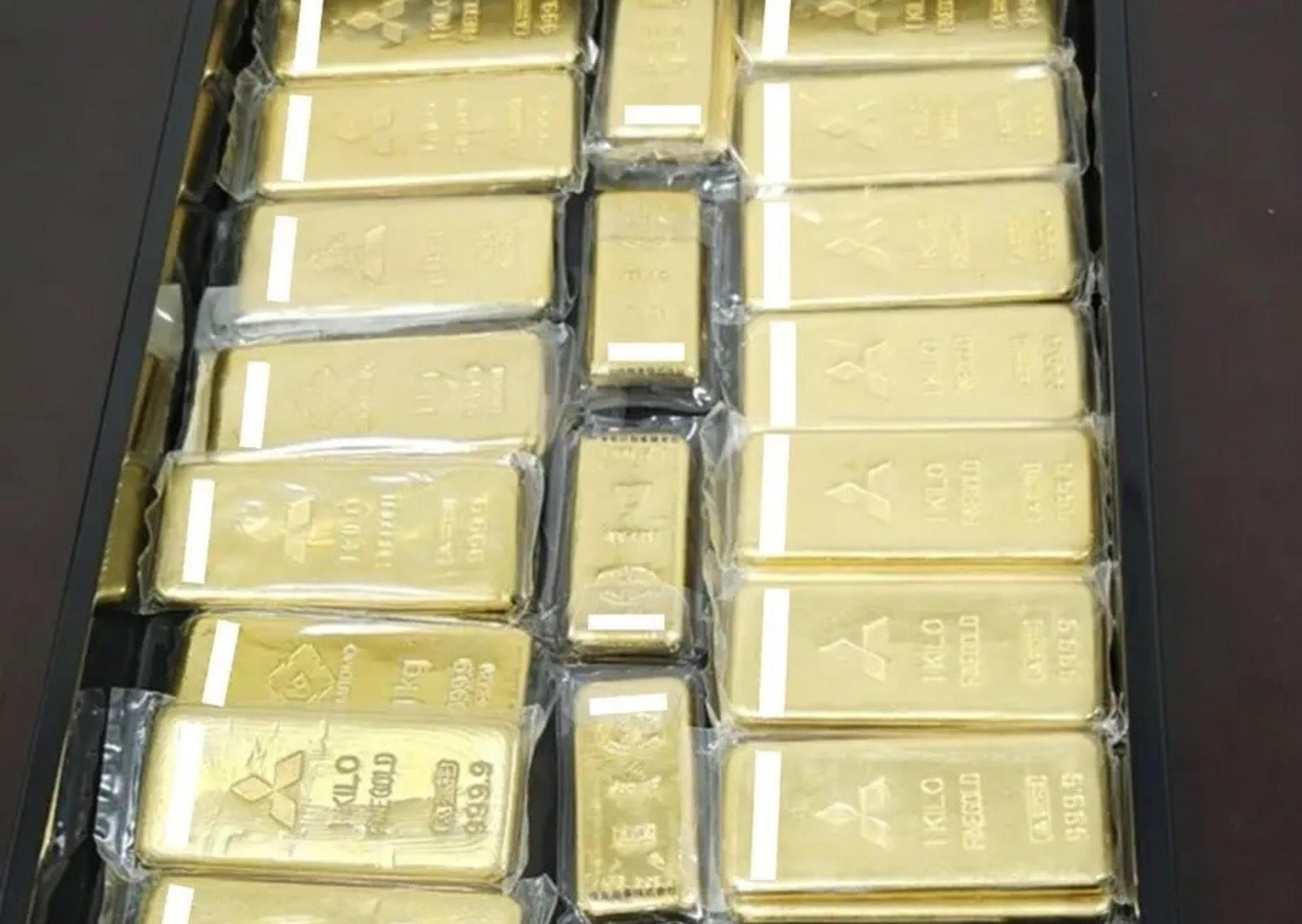 Una ciudad japonesa recibió 21 lingotes de oro con instrucciones: "Repara tus tuberías de agua".