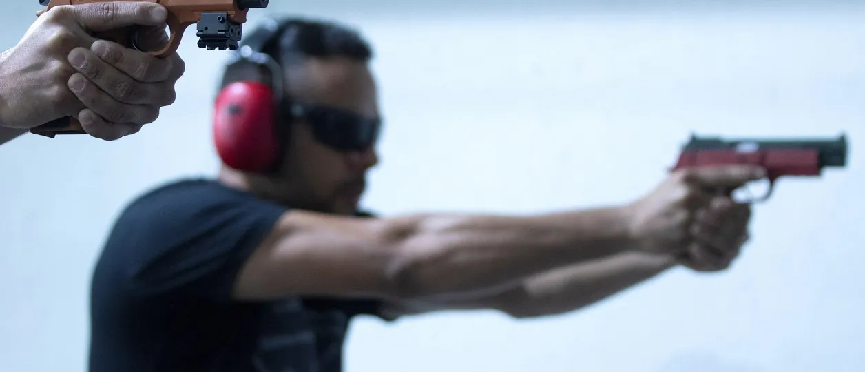 El Gobierno reglamentó la tenencia de silenciadores y miras nocturnas para armas: quiénes pueden registrarlos y cuáles son los requisitos