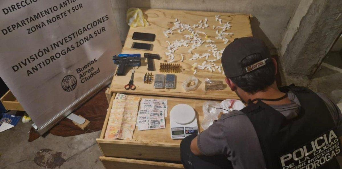 La Policía de la Ciudad realizó 13 allanamientos y detuvo a 14 personas en distintos barrios porteños