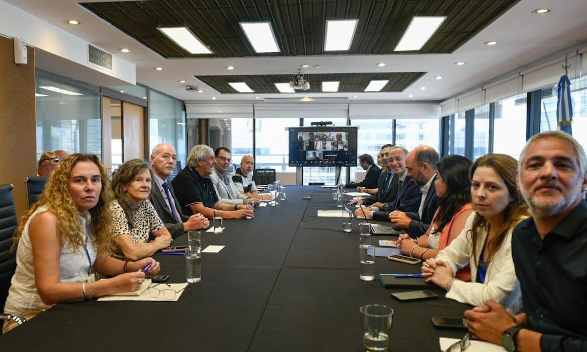 En medio del paro, el Gobierno recibió a los gremios docentes: qué pasó en la reunión