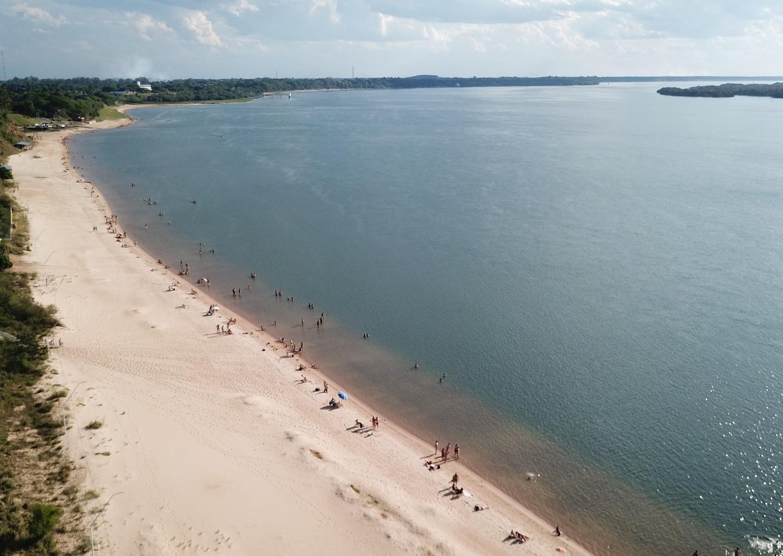 De Zárate a Misiones: 12 playas del río Paraná ideales para una escapada este verano 2026