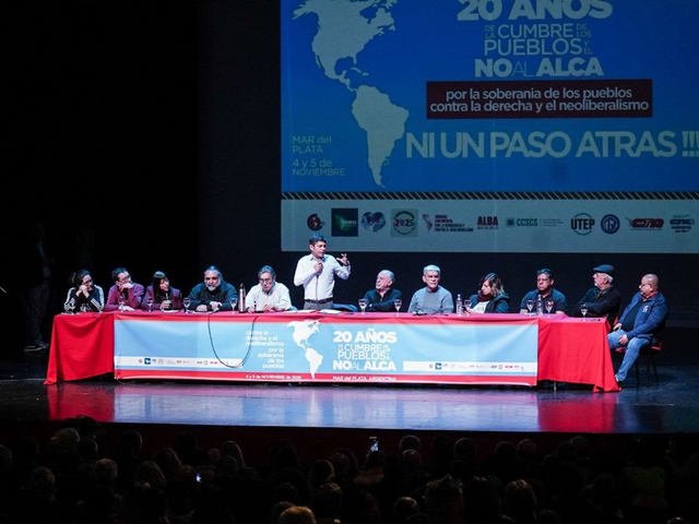 Kicillof atacГі las reformas de Milei en el 20В° aniversario del rechazo al ALCA: вЂњYa probamos la flexibilizaciГіn laboral y no se creГі un solo puesto de trabajoвЂќ