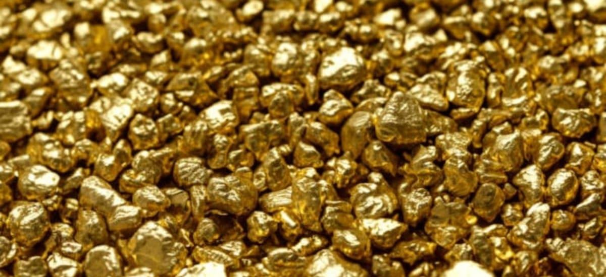 Un grupo de excavadores logra el hallazgo arqueológico del siglo al desenterrar joyas de oro milenarias en un cementerio