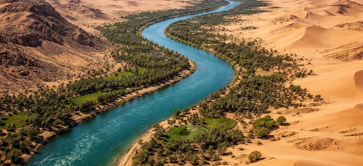 Construyen la obra más importante de la historia: crean un río de más de 130 km en el medio del desierto y es el máximo orgullo del país