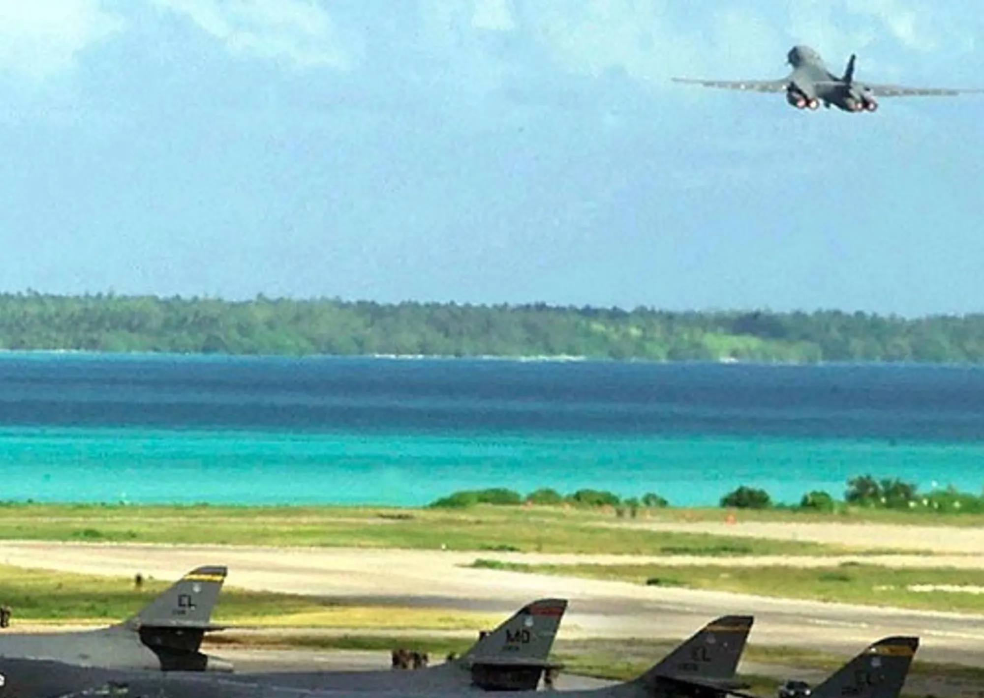 Irán redobla su ofensiva contra EE.UU. e Israel: lanzó dos misiles contra una base de la OTAN en medio del Índico