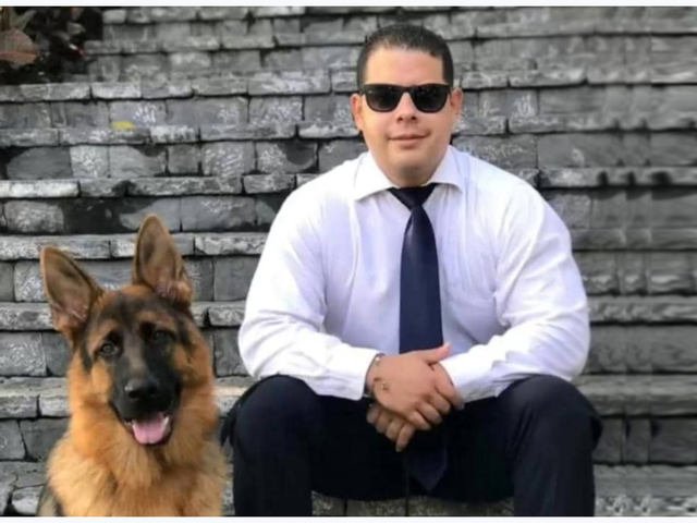 Desesperado pedido de una madre chavista por su hijo: es chofer de la Embajada argentina en Caracas y lo detuvieron ilegalmente