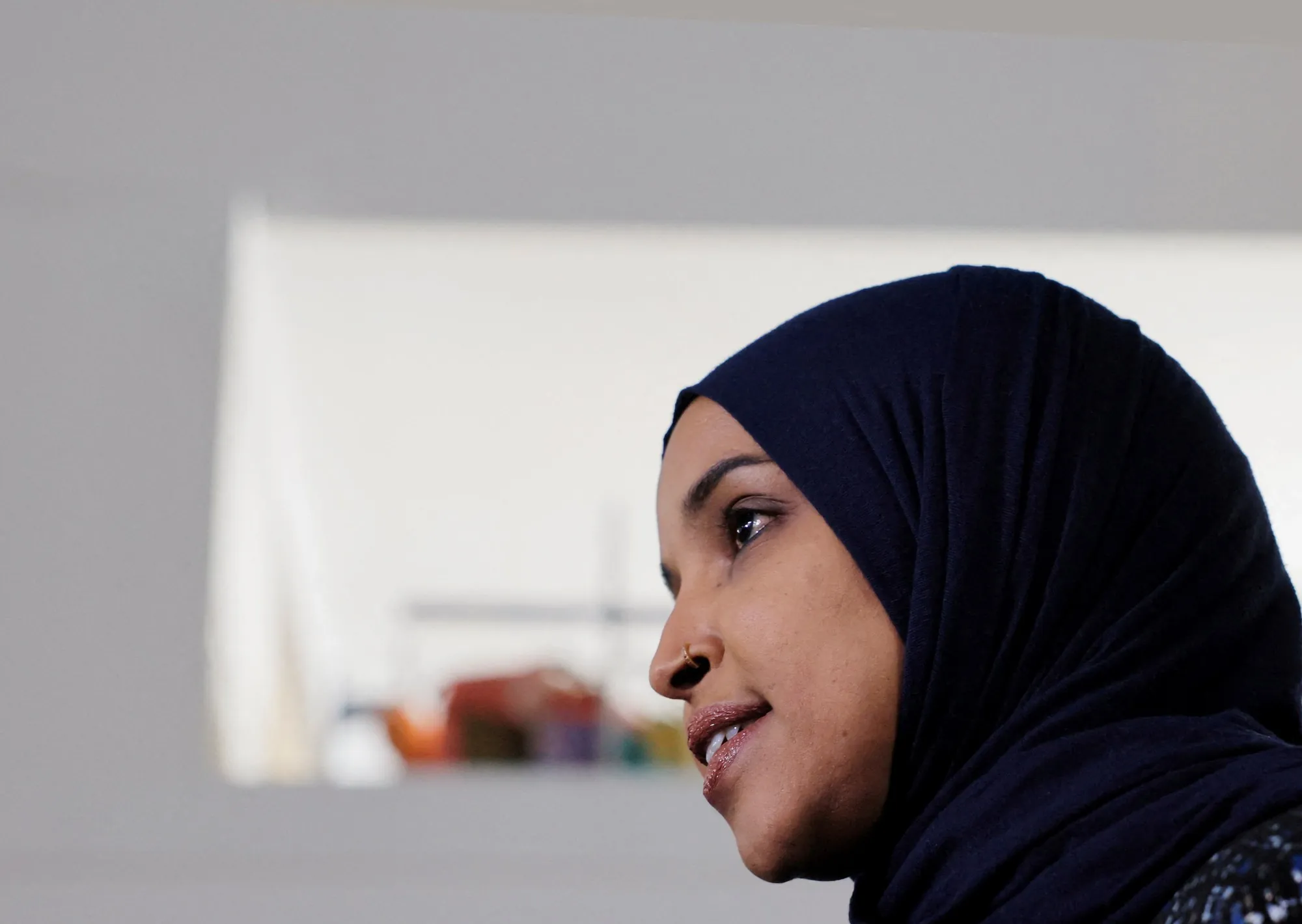 Agentes federales allanan la casa de la congresista Ilhan Omar, crítica de Donald Trump: "No me silenciaran"